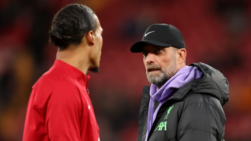 Van Dijk avaliou possível substituto de Klopp no Liverpool (Foto: Matt McNulty/Getty Images)