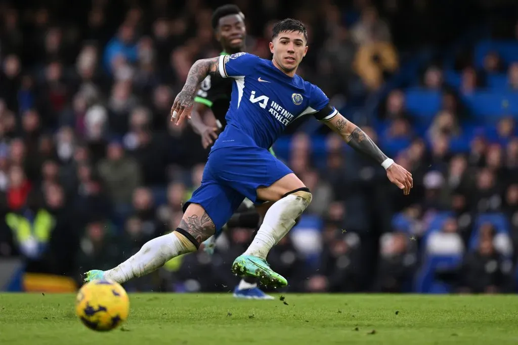 Enzo em ação pelo Chelsea (Foto: Mike Hewitt/Getty Images)