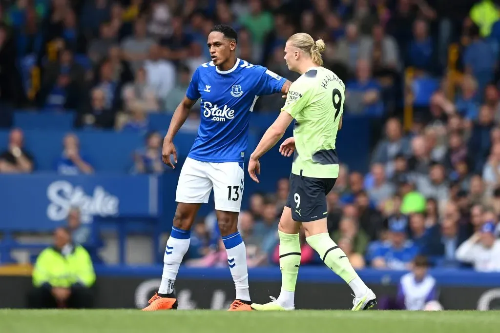 Mina ao lado de Haaland (Photo by Michael Regan/Getty Images)