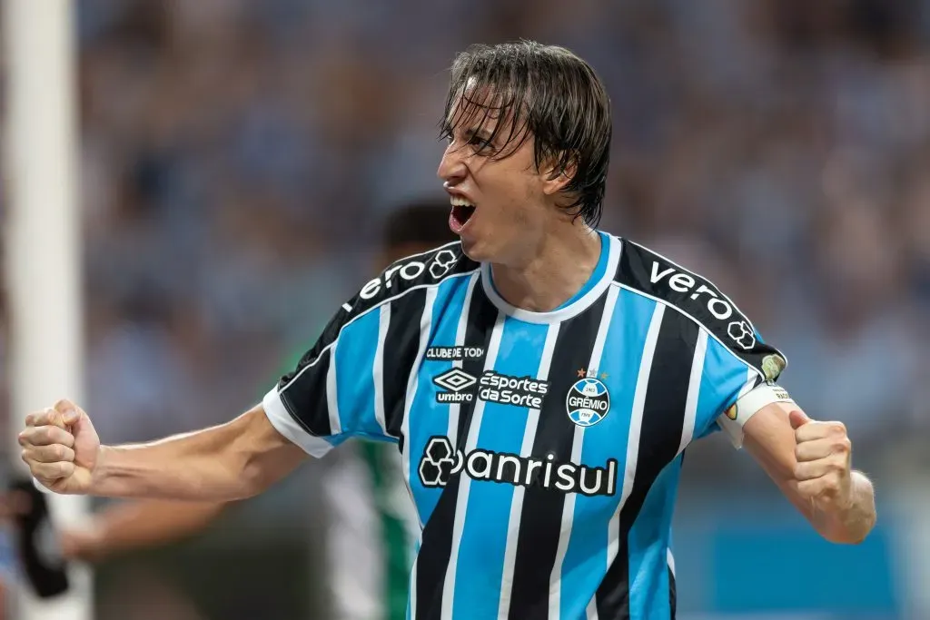 Grêmio procura por novo zagueiro. Foto: Liamara Polli/AGIF