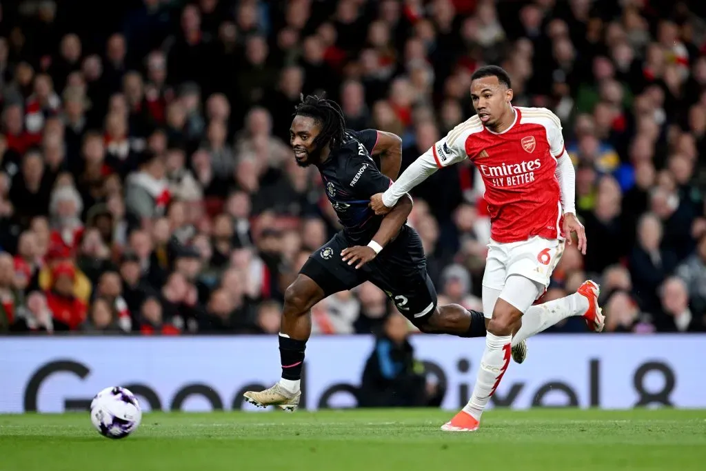 Gabriel of Arsenal  (Photo by Shaun Botterill/Getty Images)