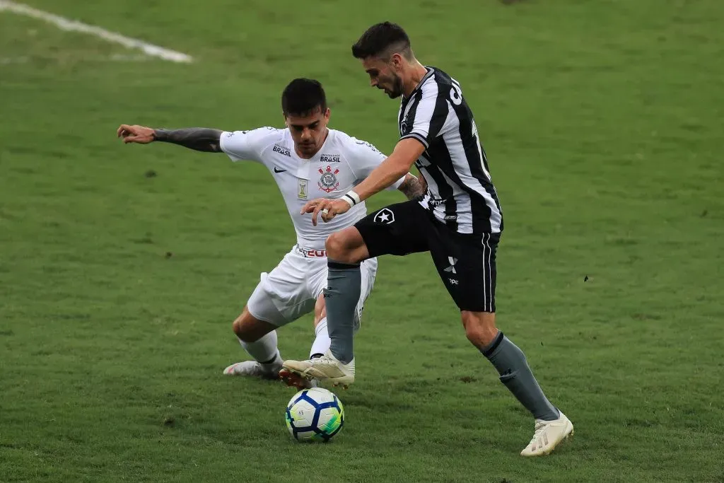 Fagner contra o Botafogo. (Photo by Buda Mendes/Getty Images)