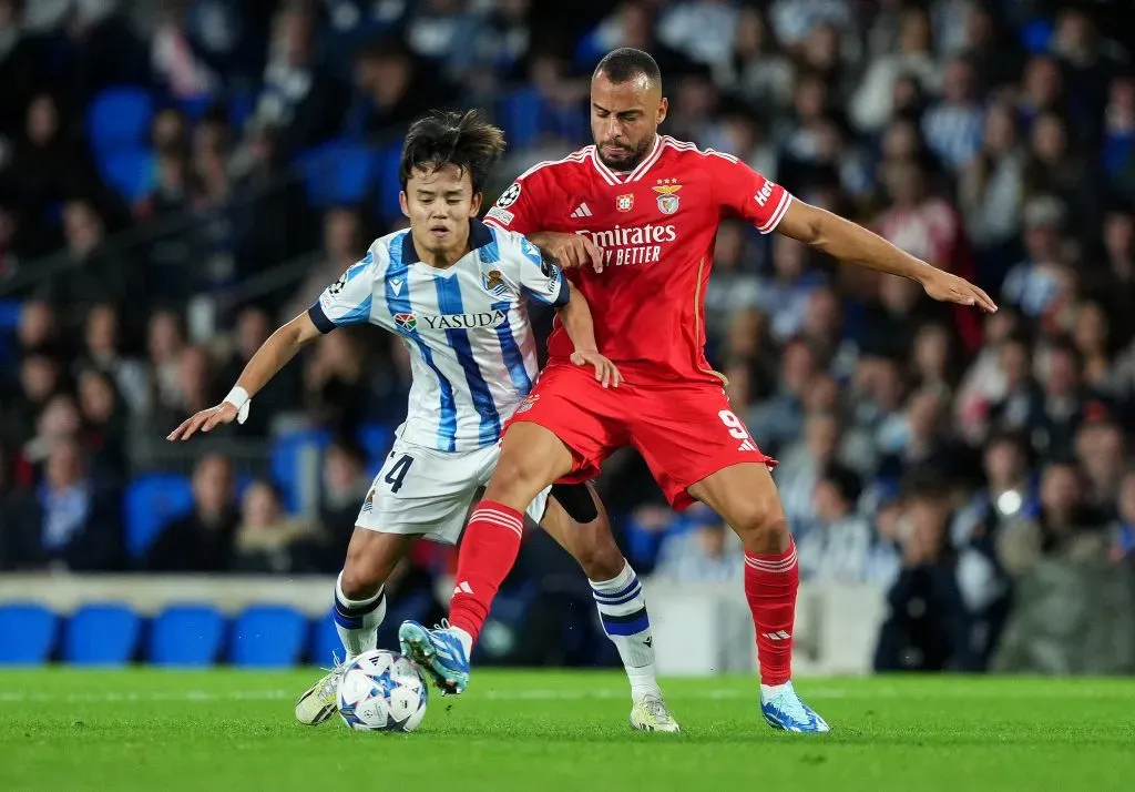 Arthur Cabral em partida contra a Real Sociedad. (Photo by Juan Manuel Serrano Arce/Getty Images)