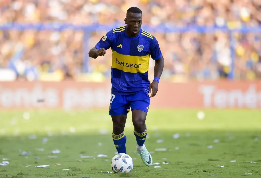 Advíncula em campo pelo Boca (Photo by Marcelo Endelli/Getty Images)