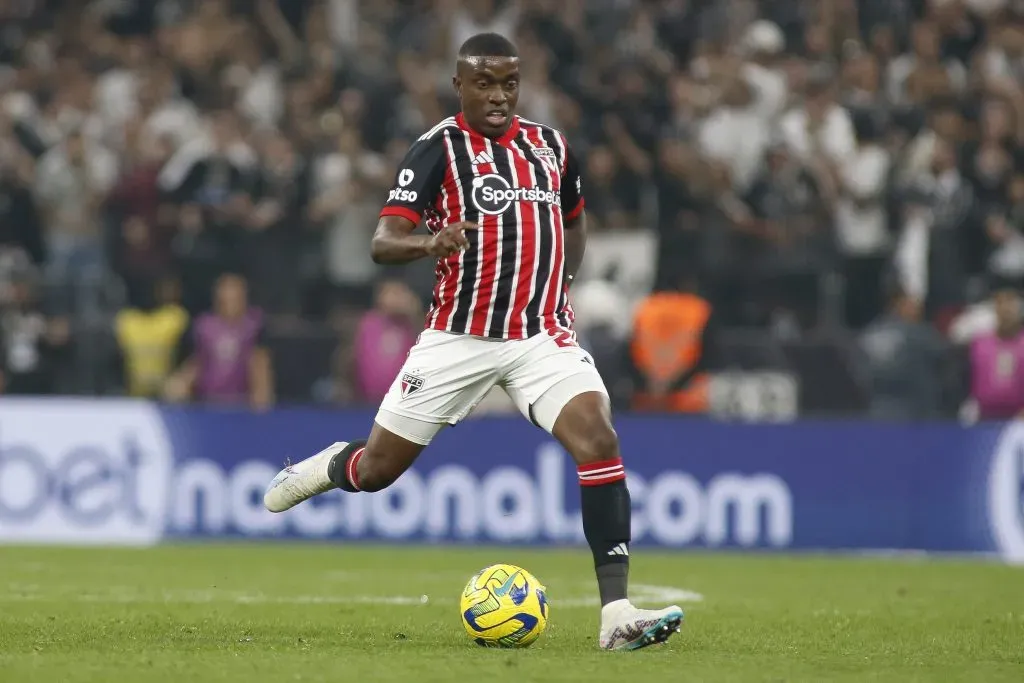 Jhegson Méndez em ação pelo São PAULO (Photo by Miguel Schincariol/Getty Images)