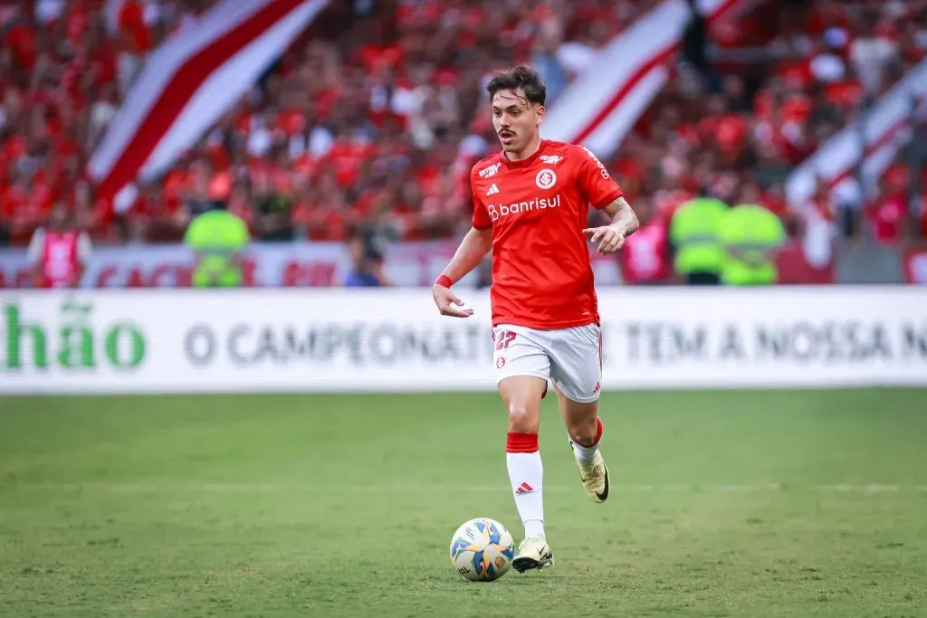 Maurício em campo pelo Colorado. Foto: Maxi Franzoi/AGIF