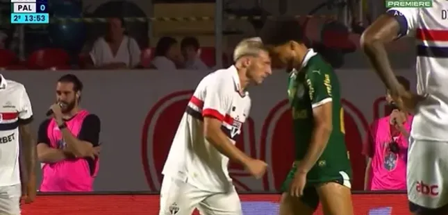 Calleri se irrita com Murilo durante o jogo | Foto: Reprodução/Premiere
