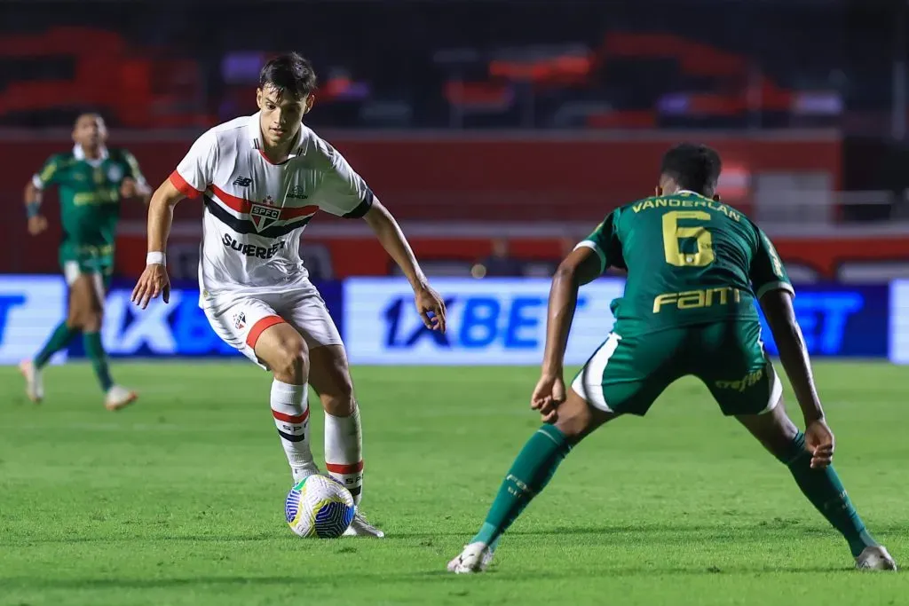 Bobadilla em ação pelo São Paulo contra o Palmeiras, na última segunda-feira (29) | Foto: Marcello Zambrana/AGIF