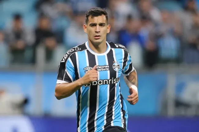 Argentino é destaque do Grêmio na temporada (Foto: Pedro H. Tesch/AGIF)
