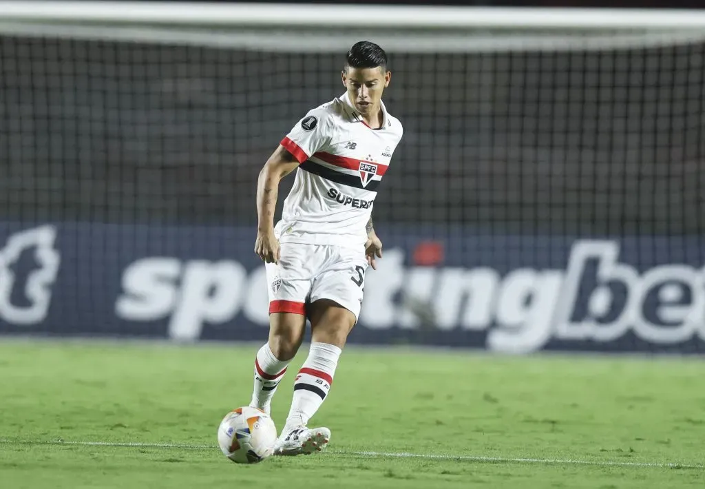 James em campo pelo São Paulo (Photo by Alexandre Schneider/Getty Images)