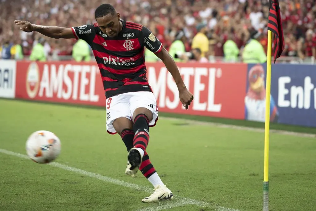 Jogador enfrentando o Palestino. Foto: Jorge Rodrigues/AGIF