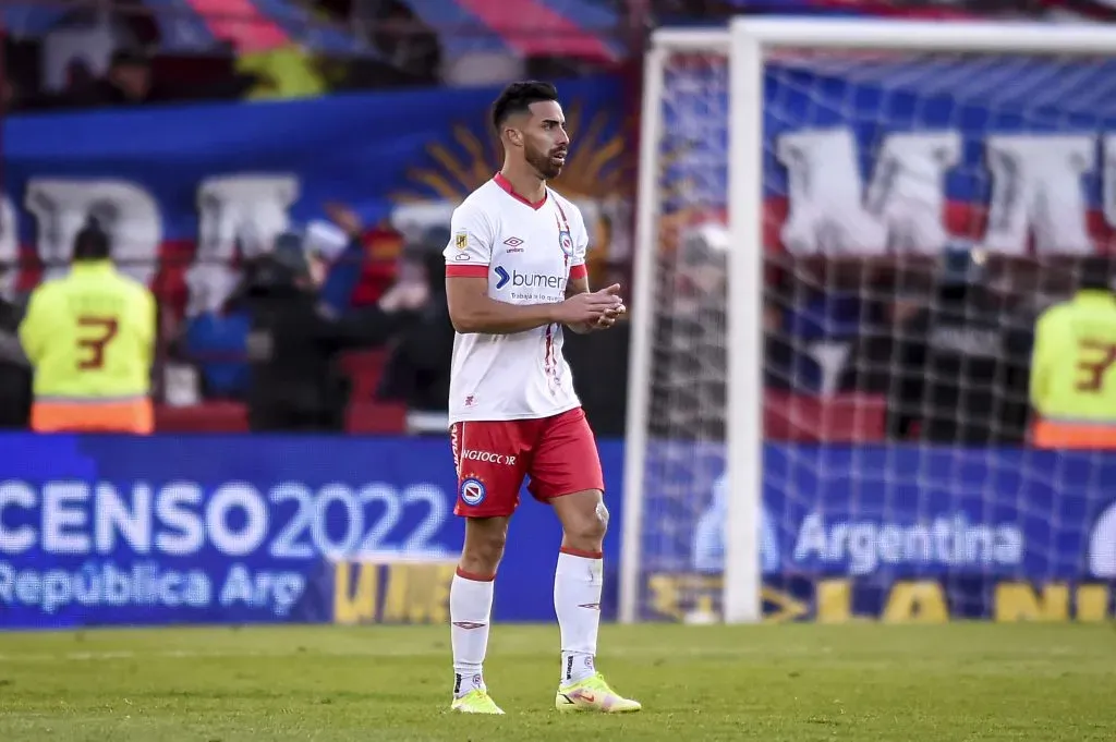 Milito pelo Álvaros. (Photo by Marcelo Endelli/Getty Images)