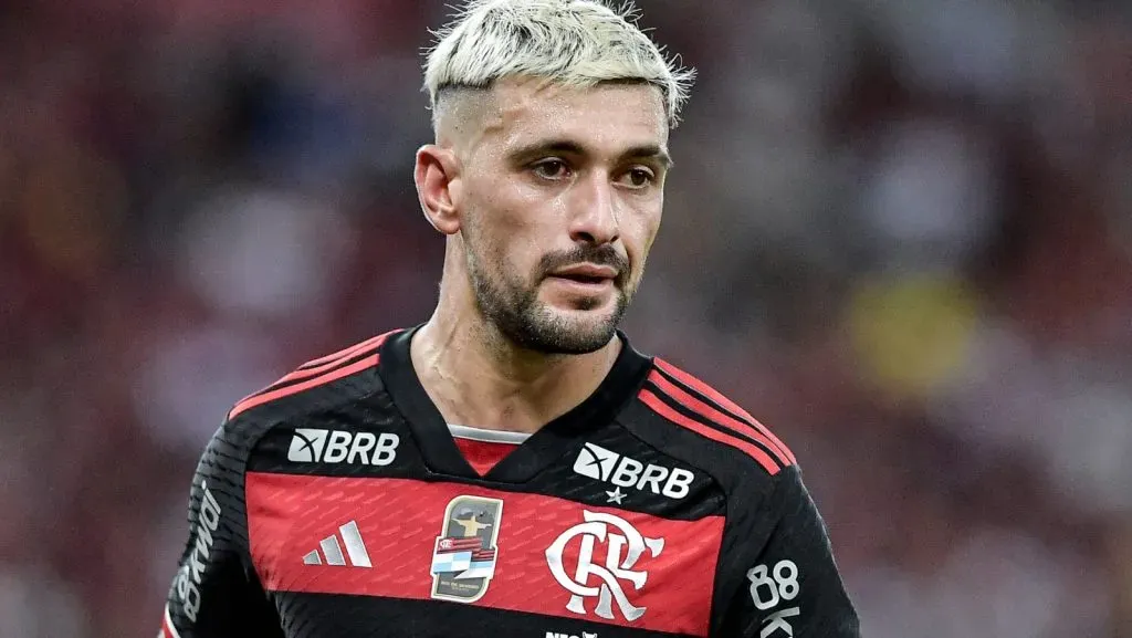 Rival do Flamengo sonha com Arrascaeta e já fez proposta, afirma portal. Foto: Thiago Ribeiro/AGIF