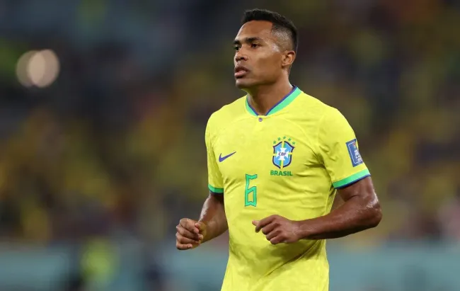 Alex Sandro em campo pela Seleção (Photo by Julian Finney/Getty Images)