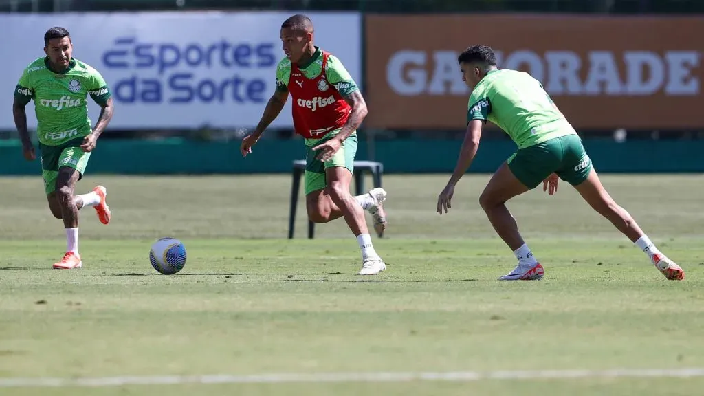 Dudu, Garcia e Bruno Rodrigues durante o treinamento na Academia de Futebol | Foto: Cesar Greco/PAlmeiras