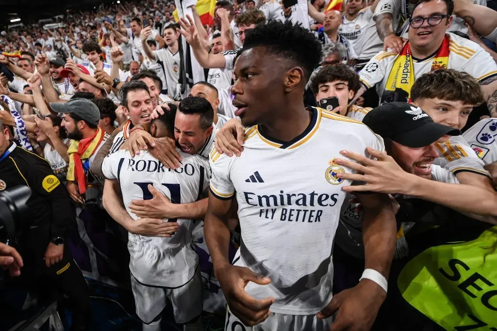 Tchouaméni nos braços da torcida. Foto: David Ramos/Getty Images