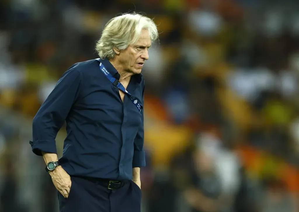 Treinador na partida diante do Al-Ittihad (Photo by Francois Nel/Getty Images)