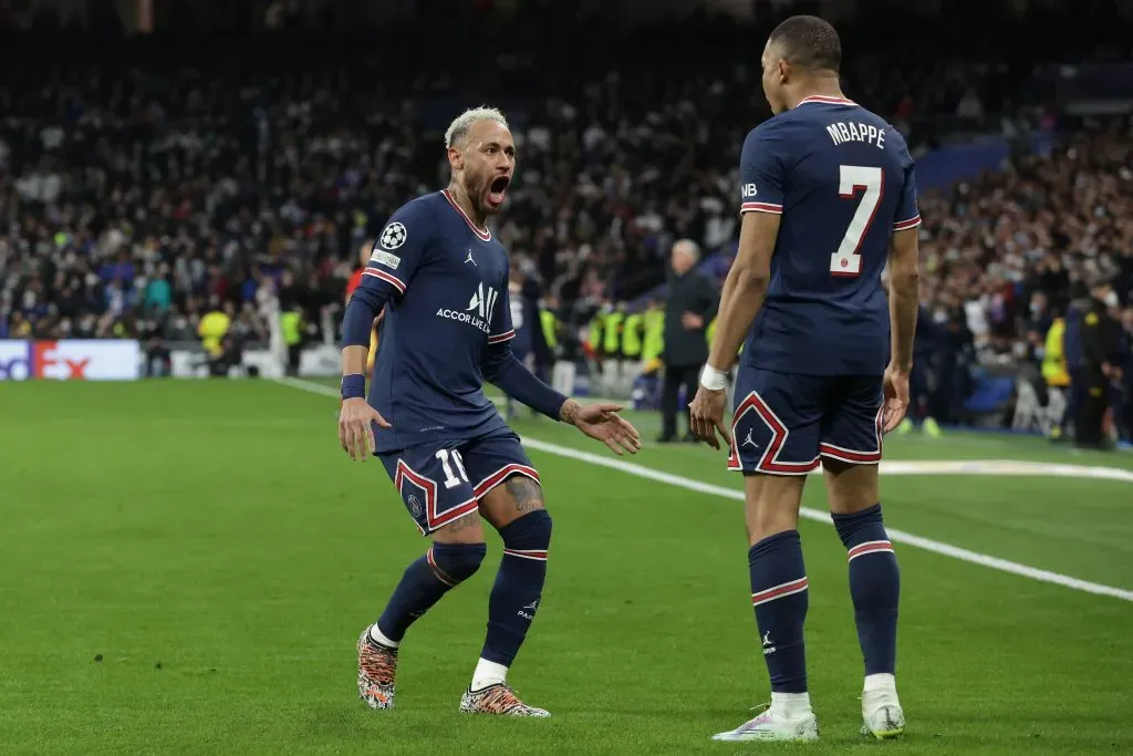 Kylian Mbappe (R) of Neymar JR and Paris Saint-Germain . (Photo by Gonzalo Arroyo Moreno/Getty Images)
