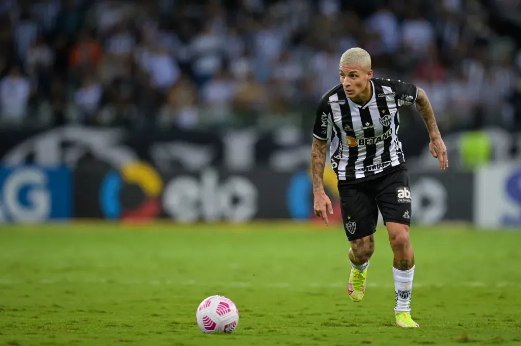 Arana é convocado no lugar de Ayrton Lucas. Foto: Pedro Vilela/Getty Images