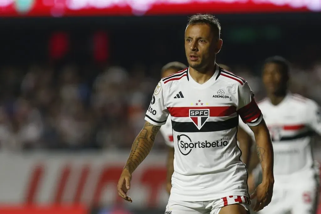 Rafinha também é peça importante (Photo by Ricardo Moreira/Getty Images)