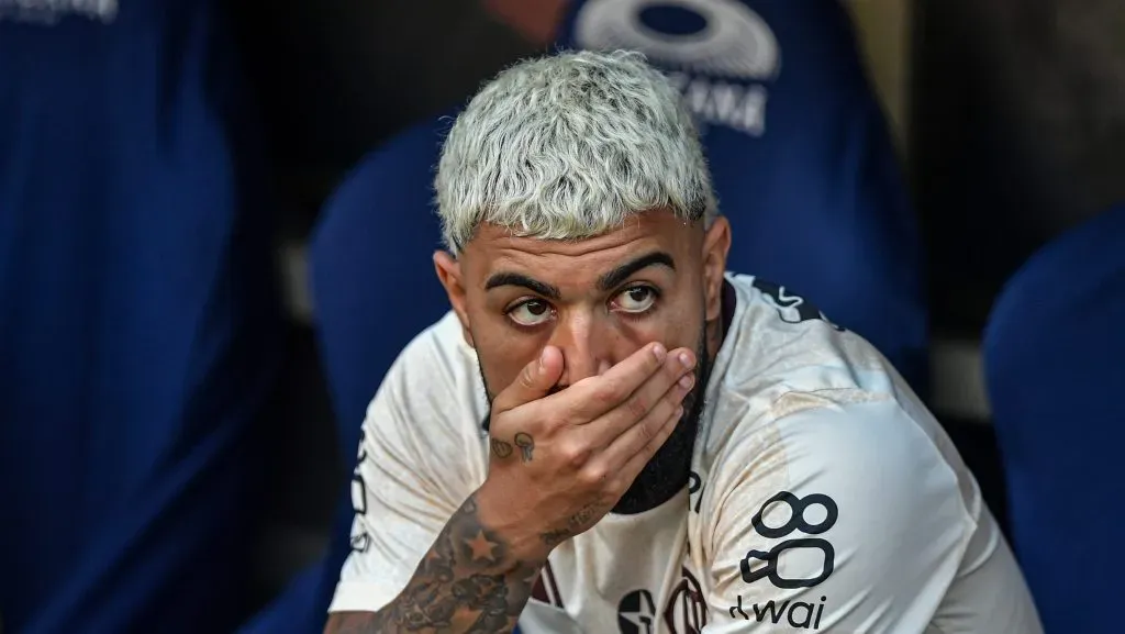 Gabigol no banco de reservas do Flamengo.