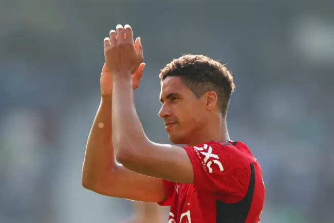Varane não ficará no United (Photo by Michael Steele/Getty Images)