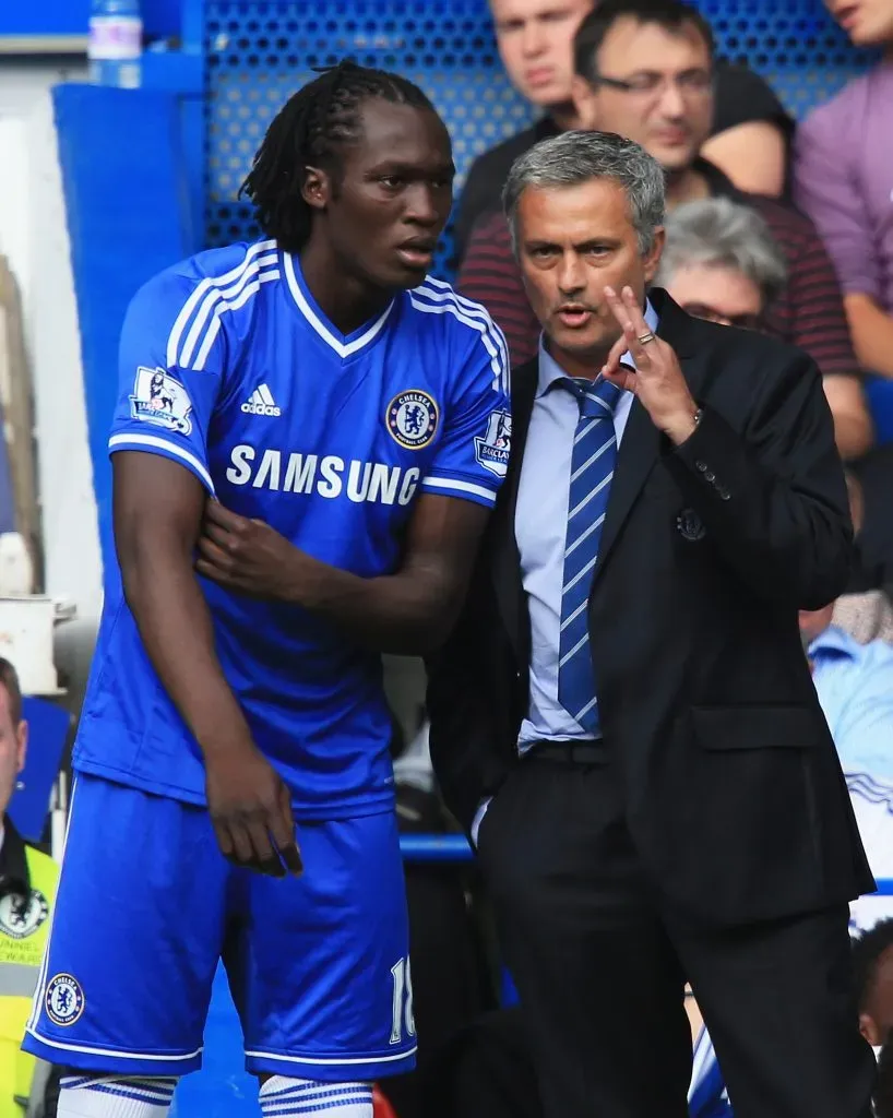 Mourinho revela Lukaku no Chelsea, em 2013. Foto: Richard Heathcote/Getty Images