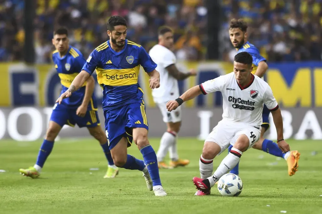 Francisco González (direita) é alvo do Corinthians. (Photo by Rodrigo Valle/Getty Images)