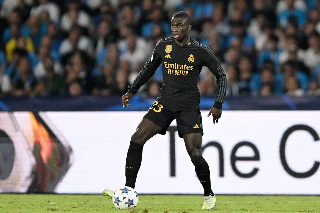 Mendy tem futuro indefinido (Foto: Francesco Pecoraro/Getty Images)