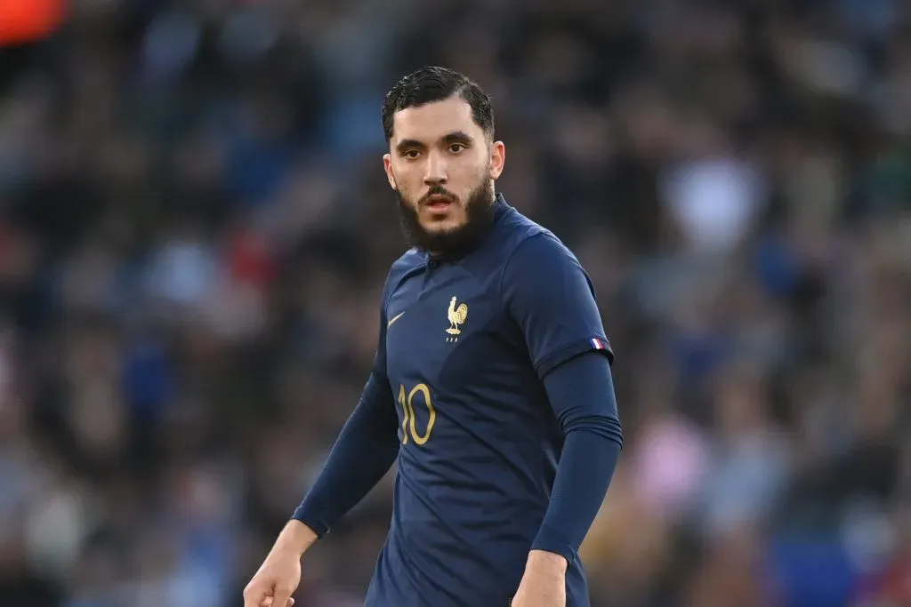Ryan Cherki, alvo do PSG. (Photo by Gareth Copley/Getty Images)