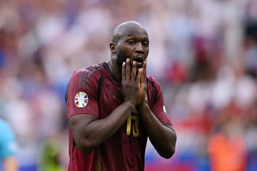 Romelu Lukaku teve duas oportunidades de empatar, mas a Bélgica foi derrotada. (Photo by Stu Forster/Getty Images)