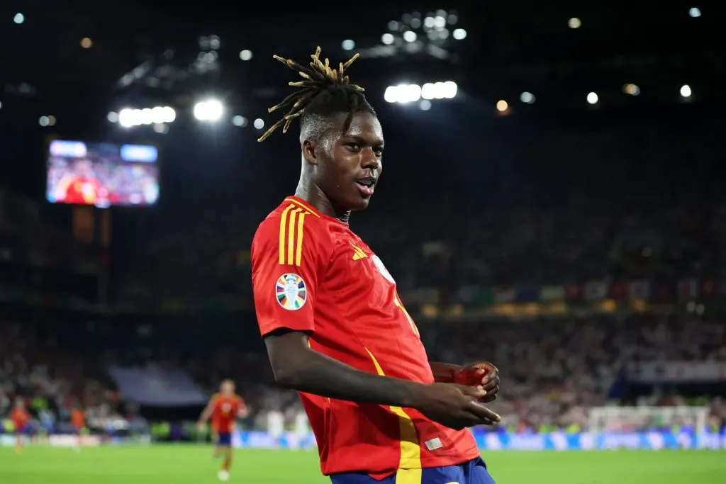 Nico Williams pela Espanha. (Photo by Alex Grimm/Getty Images)