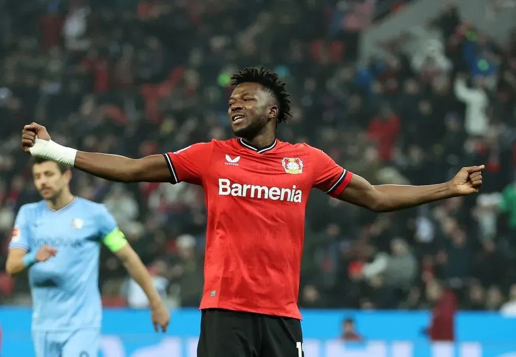 Tapsoba vem se destacando pelo Bayer (Foto: Lars Baron/Getty Images)