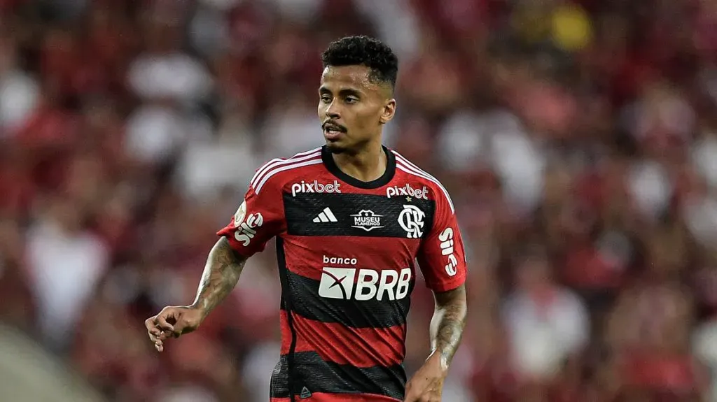Allan vive dilema no Flamengo. Foto: Thiago Ribeiro/AGIF
