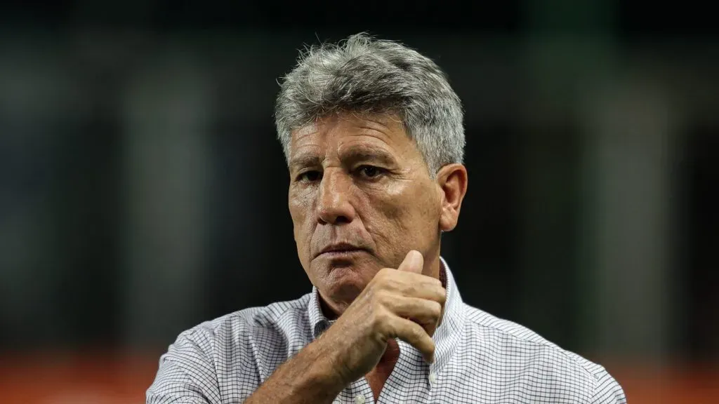 Renato Gaúcho dá entrevista após derrota do Grêmio no Brasileirão. Foto: Gilson Lobo/AGIF