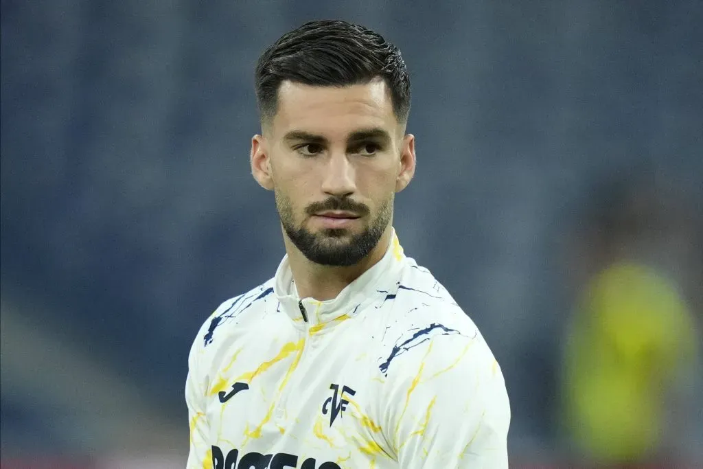 Álex Baena, em ação pelo Villarreal. Jogador é alvo do Barcelona e ele gostaria de atuar com Hansi Flick. Foto: IMAGO / Pressinphoto