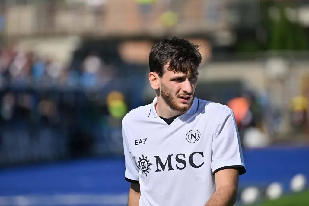 Khvicha Kvaratskhelia é alvo do Manchester City, mas deve renovar com o Napoli. foto: IMAGO / Italy Photo Press