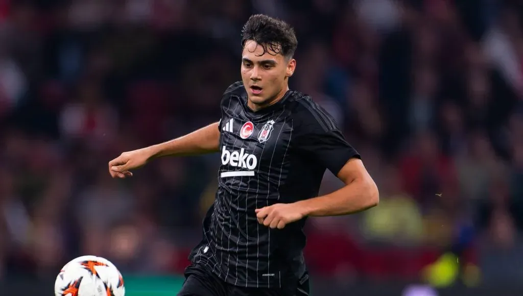Erhan Hekimoglu em ação pelo Besiktas
