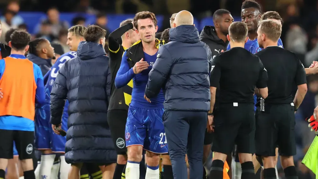 Ben Chilwell e Enzo Maresca pelo Chelsea (Foto: IMAGO / Action Plus)