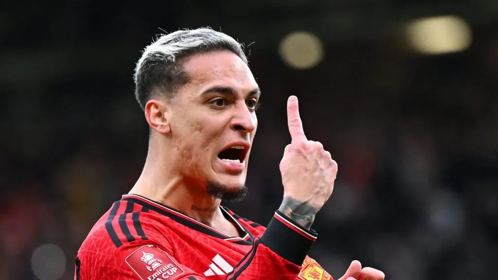 Antony comemora gol no Manchester United. Foto: Michael Regan/Getty Images