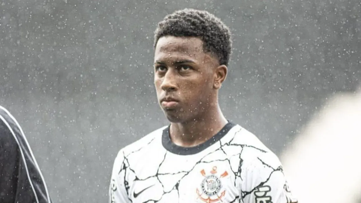 Pedro Thomas, meio-campista do sub-20 do Corinthians. (Foto: Divulgação / Instagram)