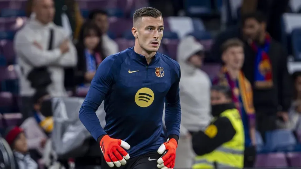 Iñaki Peña em ação no Real Madrid v Barcelona (IMAGO Alberto Gardin)