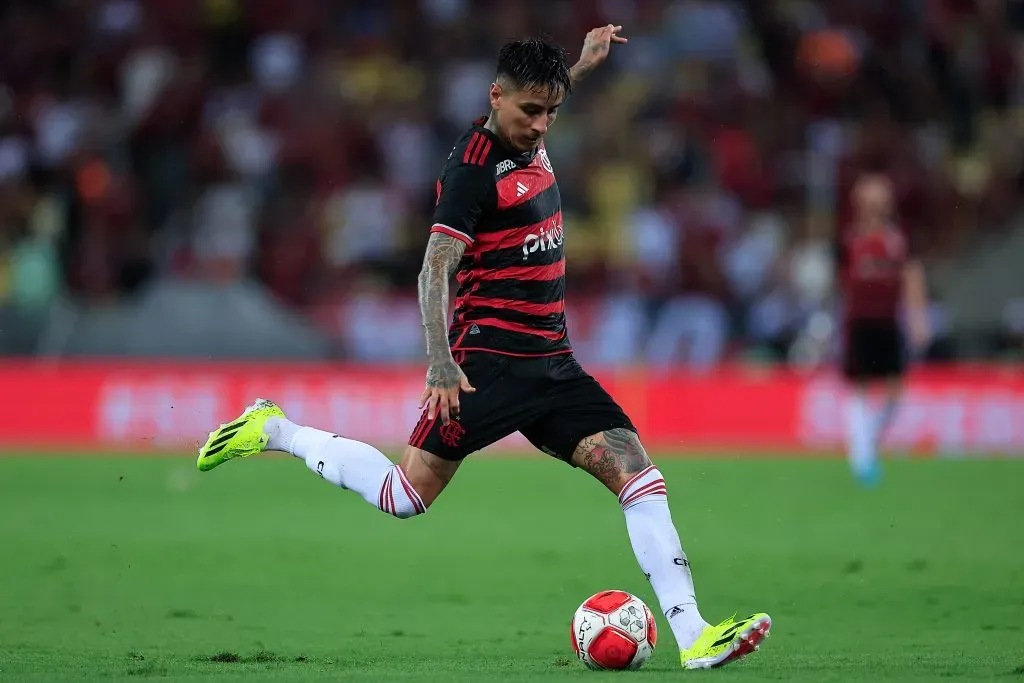 Erick Pulgar em ação com a camisa do Flamengo. (Photo by Buda Mendes/Getty Images)