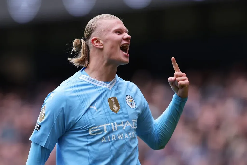 MANCHESTER, ENGLAND – FEBRUARY 10: Erling Haaland of Manchester City celebrates scoring his team’s first goal during the Premier League match between Manchester City and Everton FC at Etihad Stadium on February 10, 2024 in Manchester, England. (Photo by Alex Livesey/Getty Images)