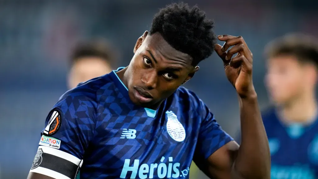 Samu Omorodion em partida pelo Porto (Foto: IMAGO / Giuseppe Maffia)