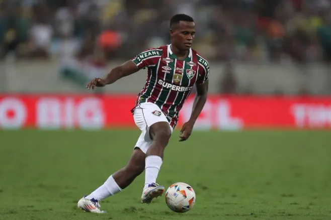 Jhon Arias em ação com a camisa do Fluminense. (Photo by Wagner Meier/Getty Images)