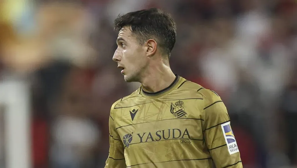 Martín Zubimendi em campo pela Real Sociedad (IMAGO Pressinphoto)