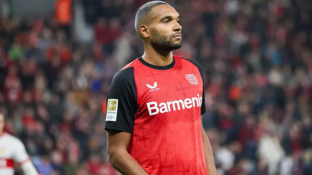 Jonathan Tah em partida pelo Bayer Leverkusen (Foto: IMAGO / Eibner)
