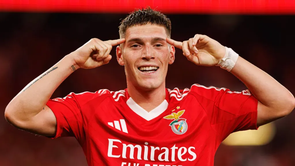 Rollheiser marca gol pelo Benfica (Foto: IMAGO / SOPA Images)