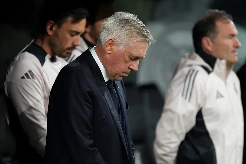 Ancelotti tem ficado pressionado no Real Madrid. Florentino vai tomar decisão sobre contrata um zagueiro em breve após lesões. (Photo by Angel Martinez/Getty Images)